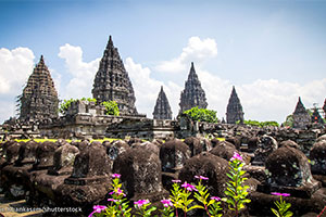 Yogyakarta znana jest głównie ze świątyń Borobudur i Prambanan